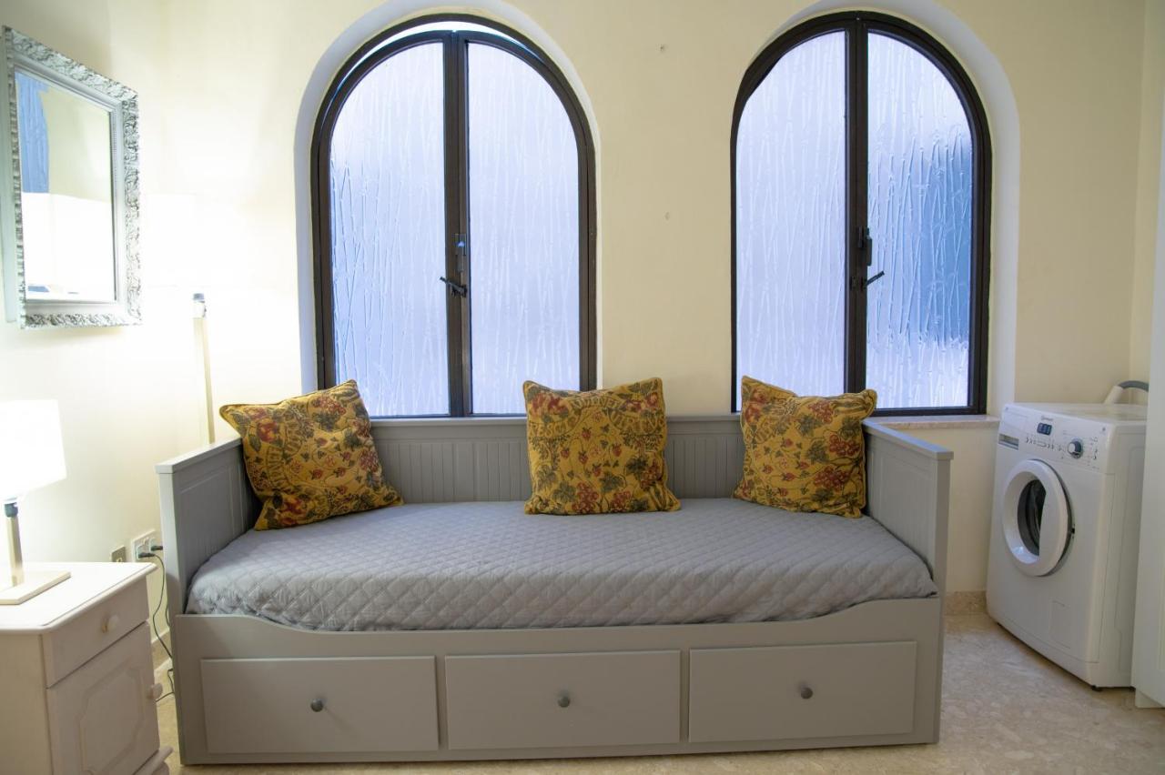Large And Bright Apartment In The City Centre Goslm-2 Sliema Luaran gambar
