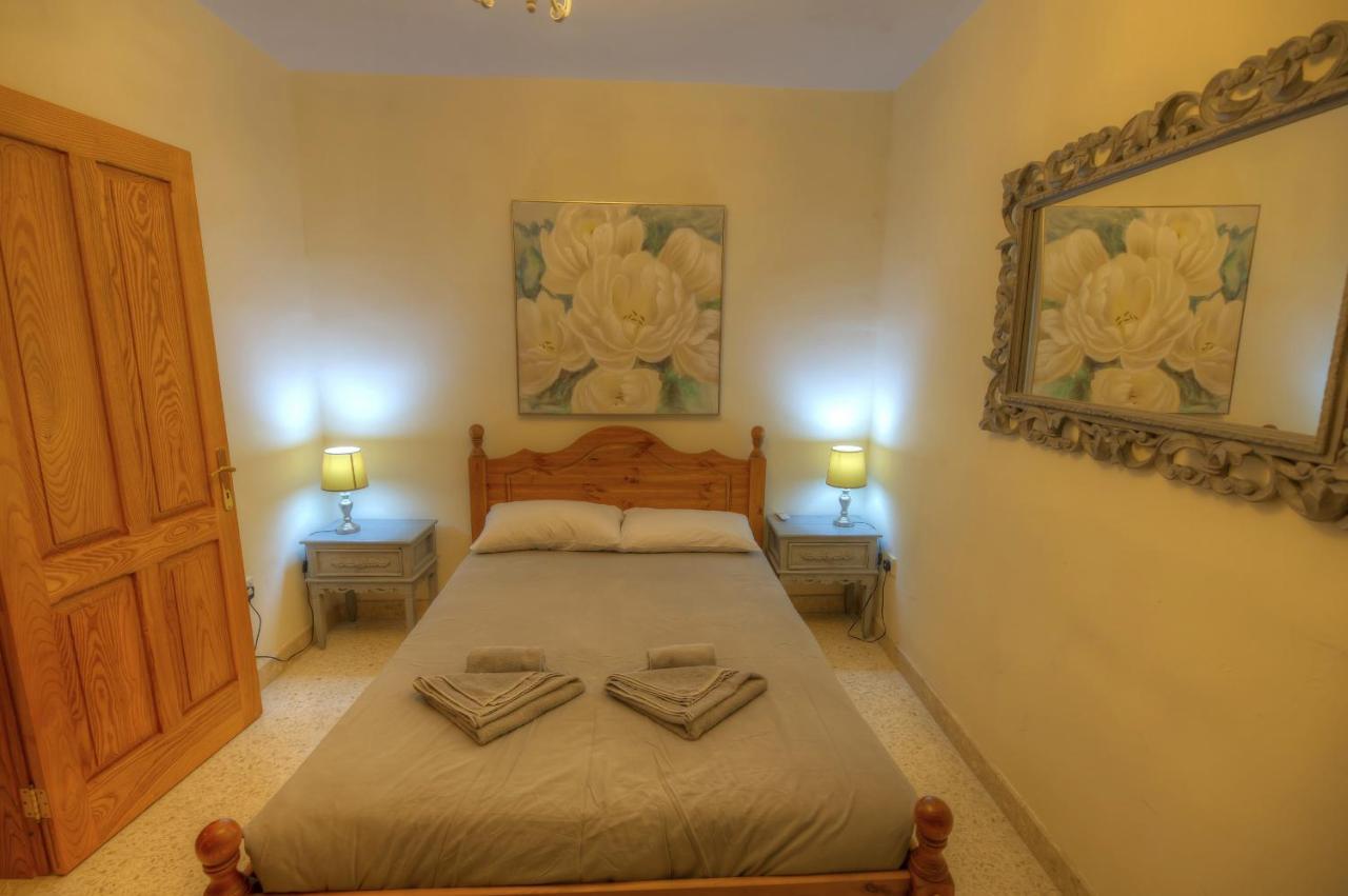 Large And Bright Apartment In The City Centre Goslm-2 Sliema Luaran gambar